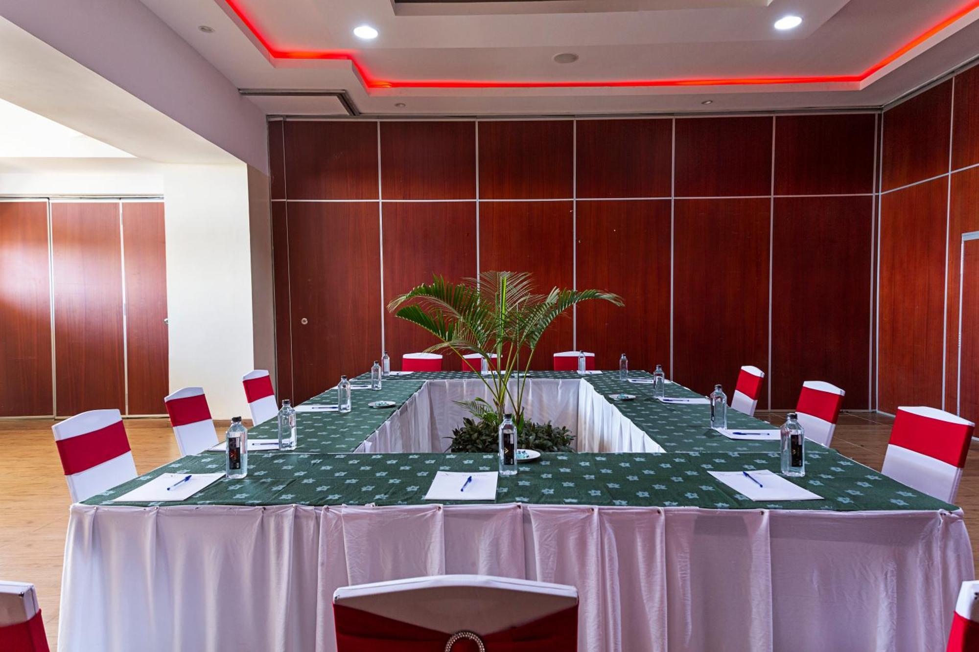 Verona Hotel&Conference Center Ruiru Esterno foto